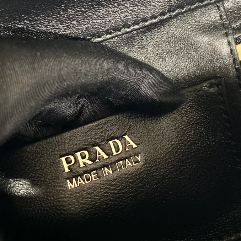臺灣原單普拉達Prada 盒子包系列 1BH202：高仿黑色的完美選擇 貨號: 1BH202-2DKV-F0632-V-OOM