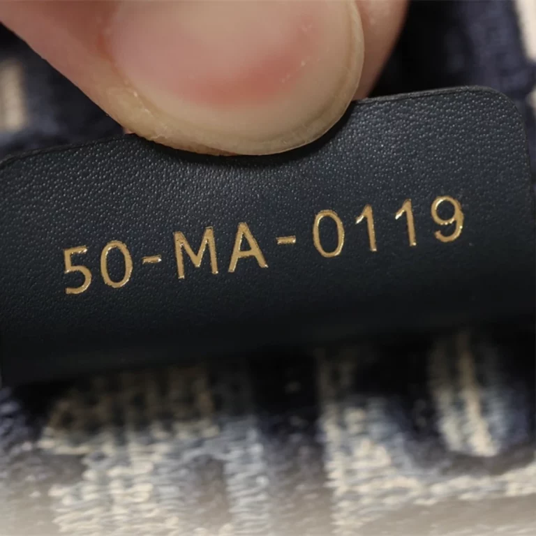 一比一高仿迪奧 Book Tote系列經典Oblique印花M 貨號: M1296ZRIW-M928