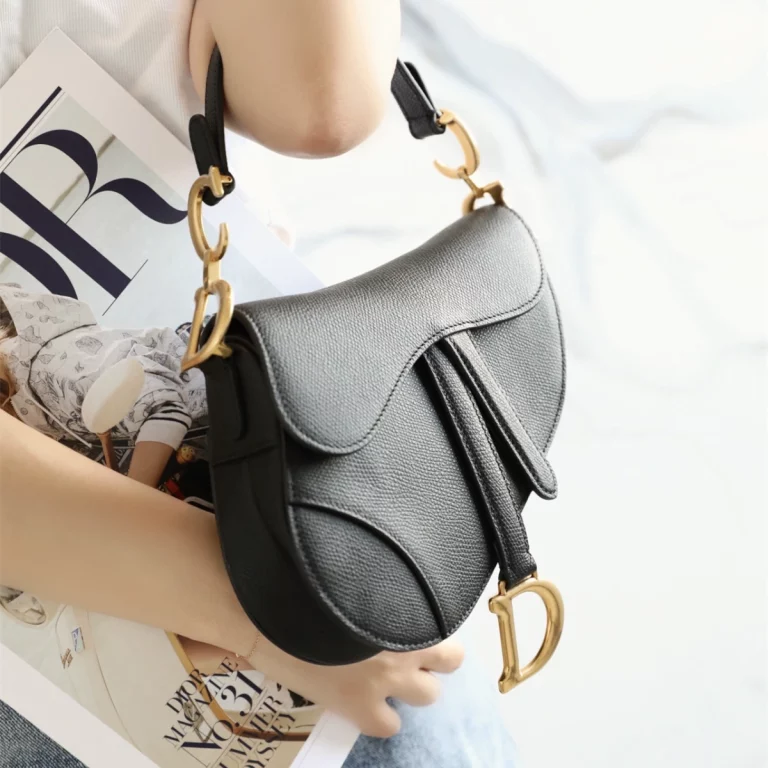 超級香港高仿迪奧 Saddle包系列：黑色小號必備精品 貨號: M0447CBAA-M900 超級香港高仿迪奧