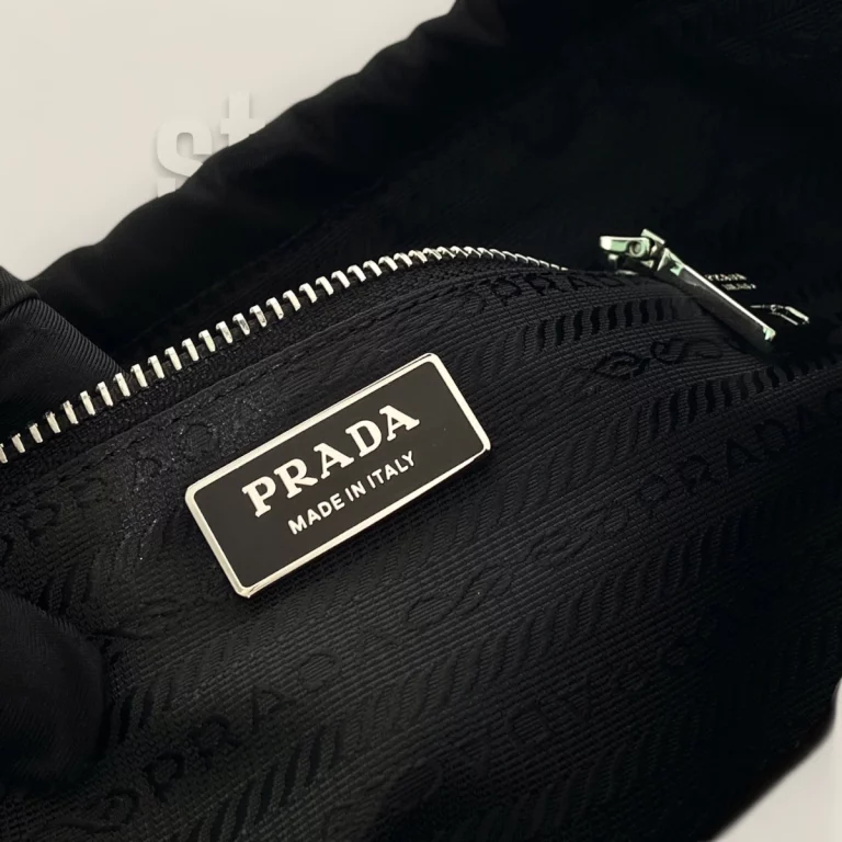 臺灣頂級高仿普拉達Prada ReEdition系列B6250大號黑色腋下包 - B6250
