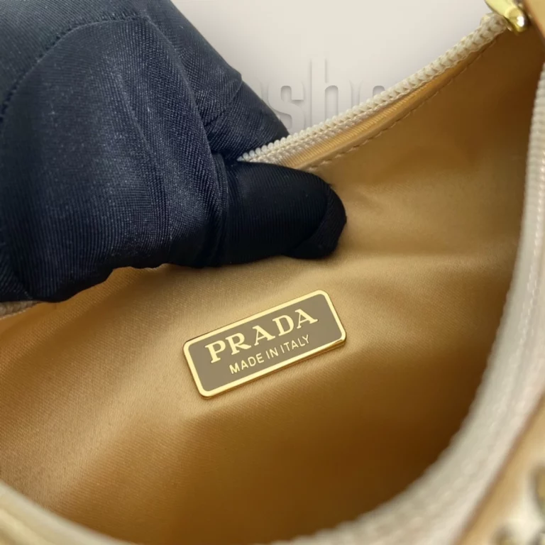 臺灣高仿普拉達Prada腋下包金閃鑽：完美奢華的選擇1NE515