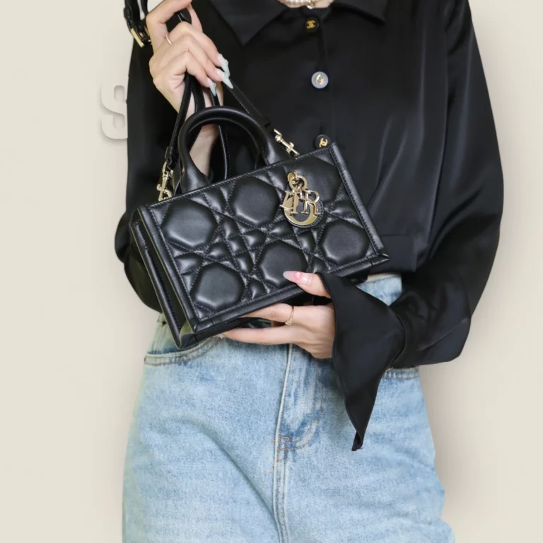 香港高仿迪奧 Book Tote 牛皮革黑色單肩包 - S5573OWHP-M900