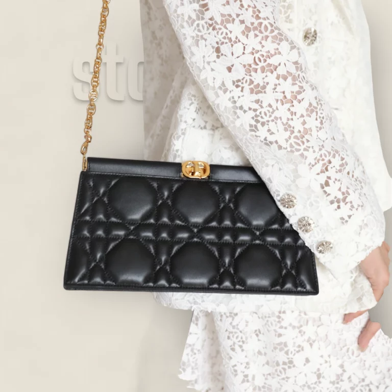 一比一高仿迪奧 Caro Colle Noire系列黑色羊皮手拎袋 - 精品購物 S5166UDBB-M900 34 一比一高仿迪奧 Caro Colle Noire系列黑色羊皮手拎袋 - 精品購物 S5166UDBB-M900