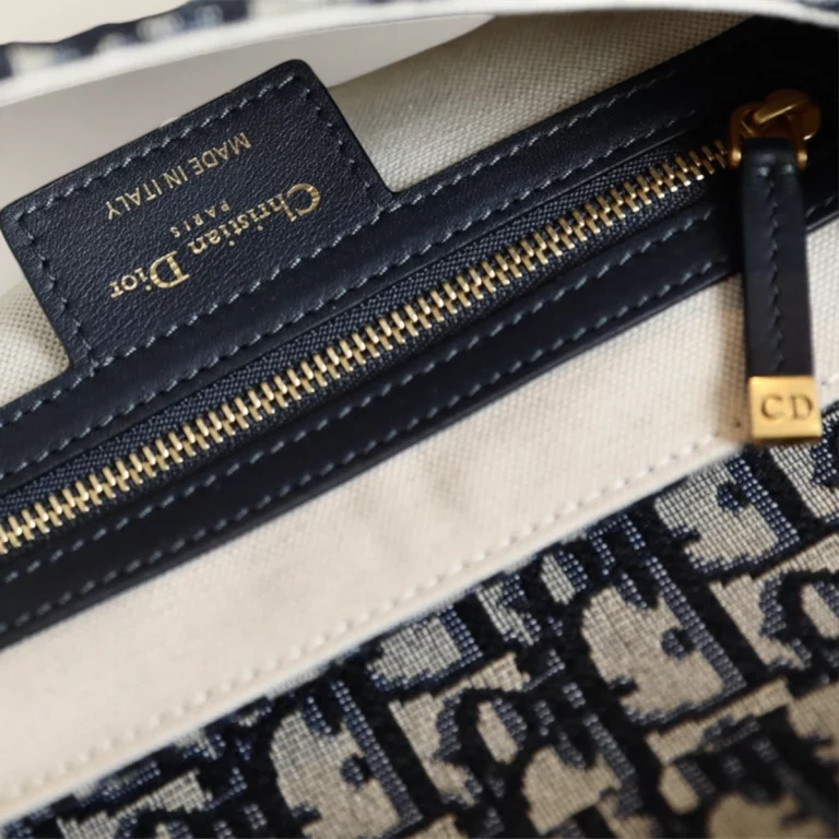 複製品高仿迪奧Saddle手袋 - Oblique老花系列中號，時尚與品質兼備 M0446CTZQ-M928