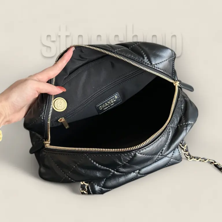 頂級精仿Chanel 24A Bowling Bag保齡球包——法國Montebello胎牛皮與復古砂金完美結合的時尚之選 頂級精仿Chanel