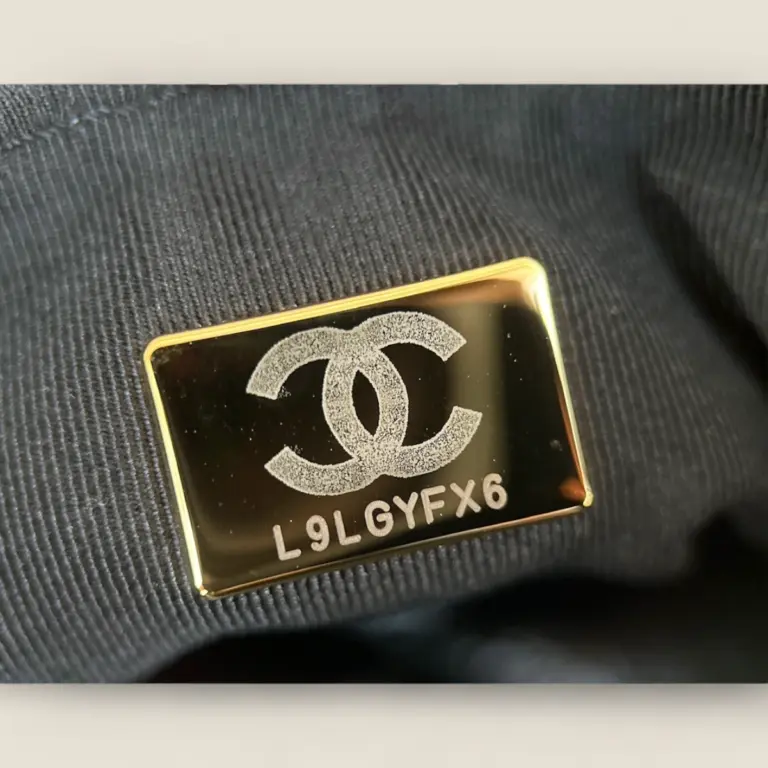 頂級精仿Chanel 24A Bowling Bag保齡球包——法國Montebello胎牛皮與復古砂金完美結合的時尚之選 頂級精仿Chanel