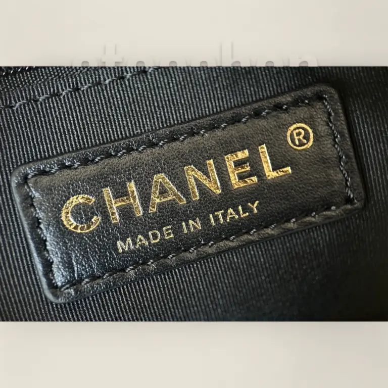 頂級精仿Chanel 24A Bowling Bag保齡球包——法國Montebello胎牛皮與復古砂金完美結合的時尚之選 頂級精仿Chanel