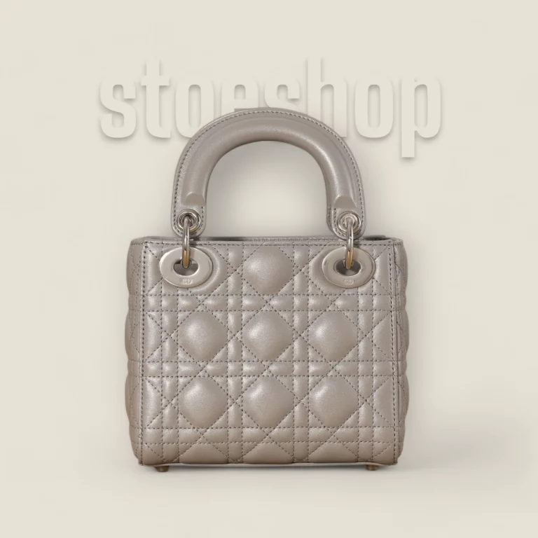 臺灣高仿迪奧 Lady系列珠光灰小羊皮迷你包 | 購買指南 貨號: M0505OCAL-M11G 19 臺灣高仿迪奧 Lady系列珠光灰小羊皮迷你包 | 購買指南 貨號: M0505OCAL-M11G