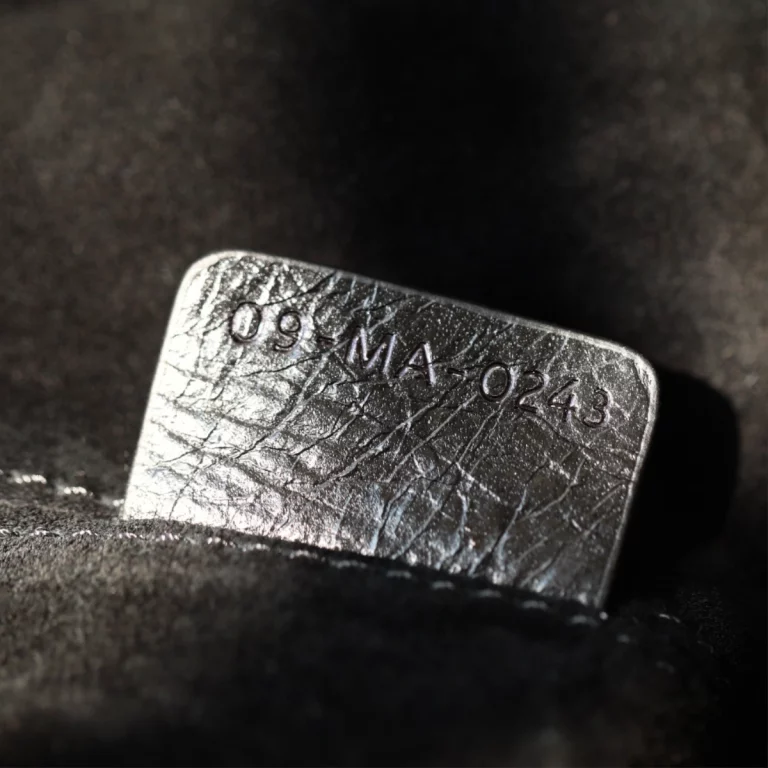 a貨高仿迪奧包袋Toujours系列:褶皺黑色中號購物袋推薦貨號:M2821NIO-M900 30 a貨高仿迪奧包袋Toujours系列:褶皺黑色中號購物袋推薦貨號:M2821NIO-M900