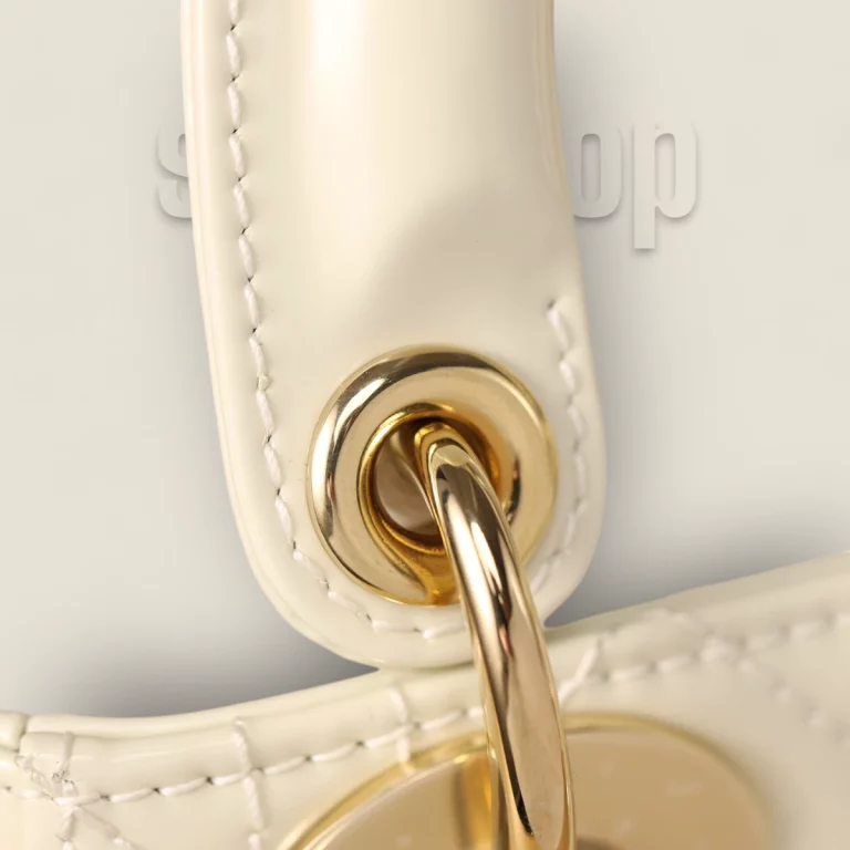 複製品高仿迪奧 Lady系列奶白色小牛皮漆面Mini包包 - M0505OWCB-M030 24 複製品高仿迪奧 Lady系列奶白色小牛皮漆面Mini包包 - M0505OWCB-M030