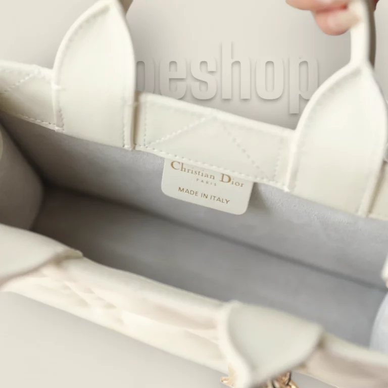 臺灣高仿迪奧 Book Tote系列 白色牛皮單肩包 - S5573OWHP-M030