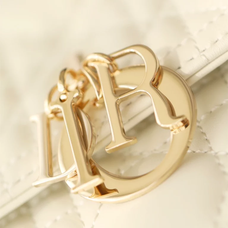 超級高仿迪奧 MissCaro系列白色羊皮包包 - ,完美復刻奢華品質 M0997ONGE-M030 27 超級高仿迪奧 MissCaro系列白色羊皮包包 - ,完美復刻奢華品質 M0997ONGE-M030