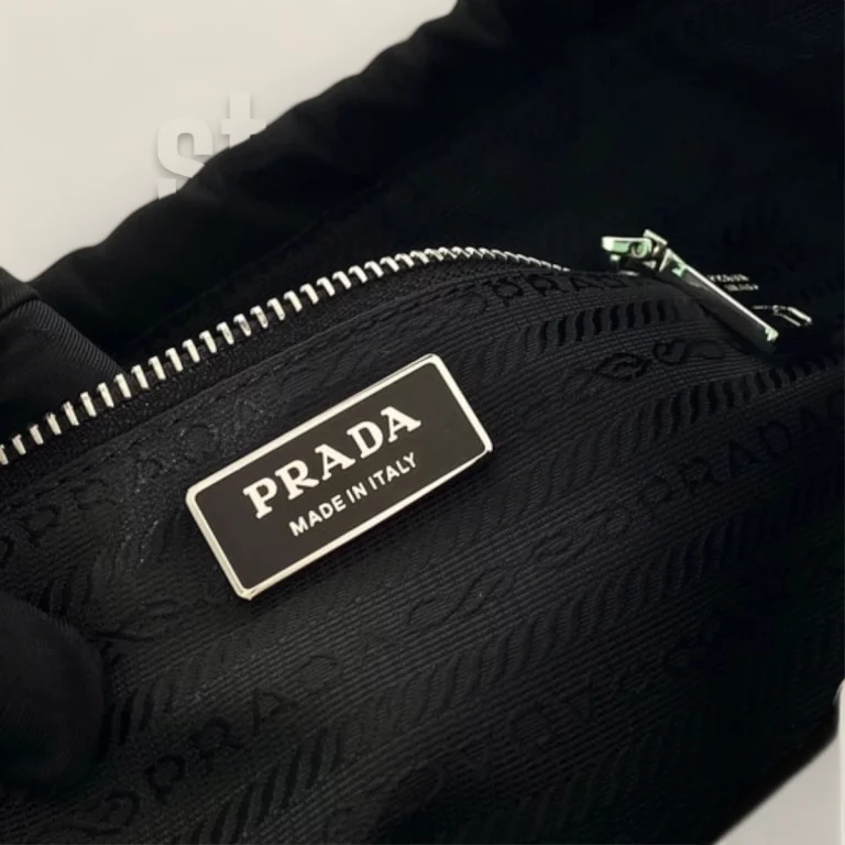 臺灣精品高仿普拉達Prada ReEdition 小號腋下包 - 黑色 B6249