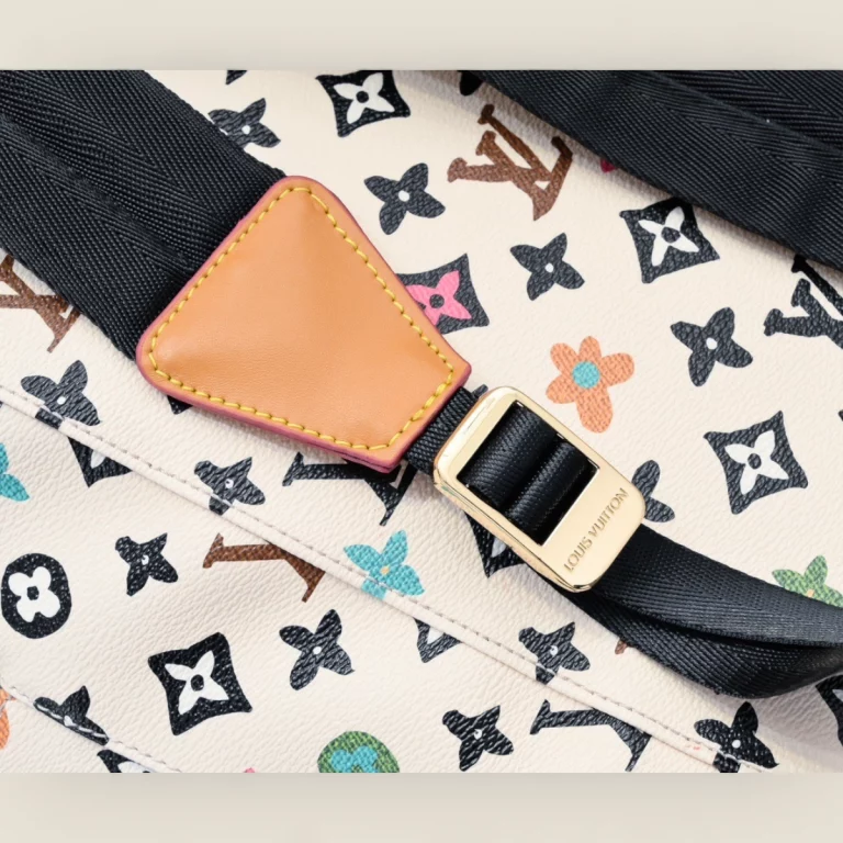 顶级精仿LV与Tyler联名款Christopher中号双肩包——手绘Monogram与个性元素的完美融合 顶级精仿LV