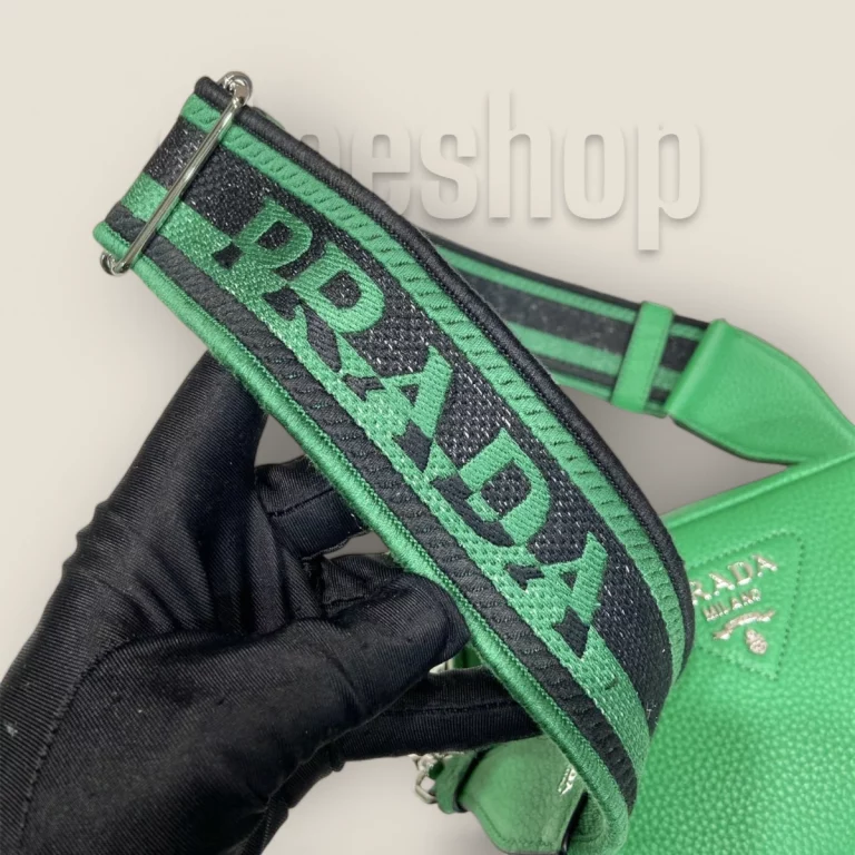 複製高仿普拉達Prada斜跨包1BH192：綠色，奢華必備時尚單品 - 貨號: 1BH192-2DKV-F0YFM-V-3OO