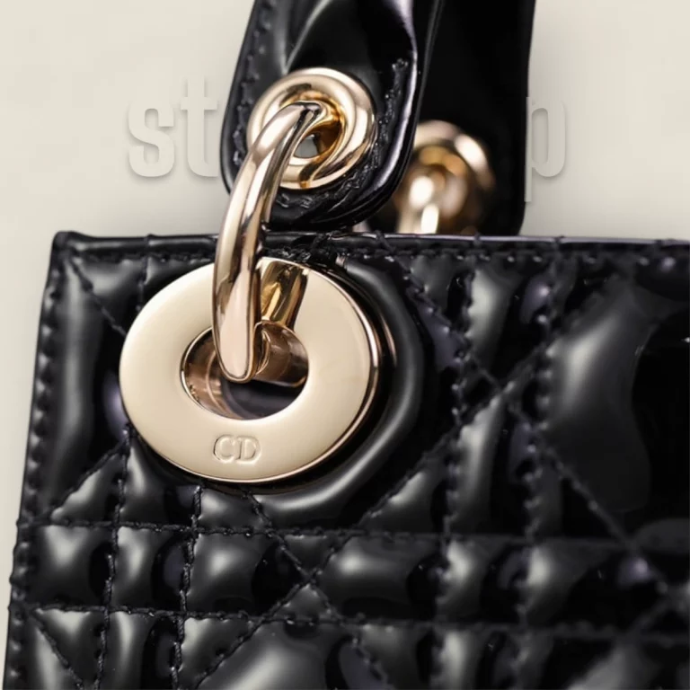 頂級高仿迪奧 Lady戴妃包 - 漆面小牛皮、淡金扣、迷你 貨號: M0505OWCB-M900 26 頂級高仿迪奧 Lady戴妃包 - 漆面小牛皮、淡金扣、迷你 貨號: M0505OWCB-M900