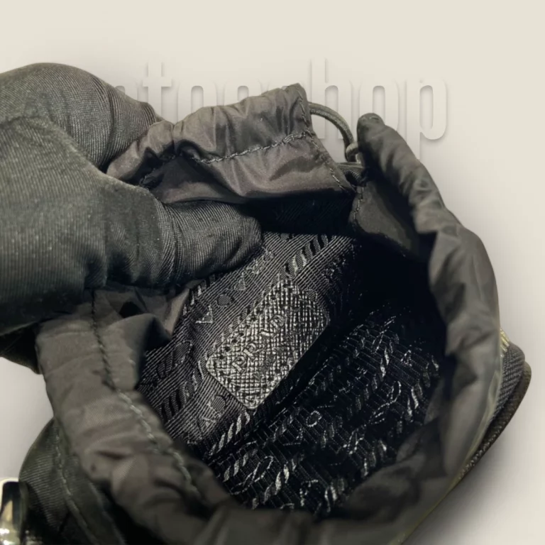 頂級複製高仿普拉達Prada Re-Edition系列2ZH155手機包 - 全新上市 - 貨號: 2ZH155-2DMI-F0002