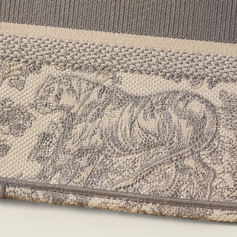 頂級高仿迪奧 BookTote系列茹伊刺繡灰色S - 精品包包選擇 貨號: M1265ZTDT-M932 27 頂級高仿迪奧 BookTote系列茹伊刺繡灰色S - 精品包包選擇 貨號: M1265ZTDT-M932