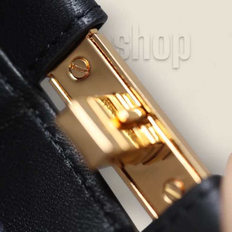一比一高仿迪奧 Caro Colle Noire系列黑色羊皮手拎袋 - 精品購物 S5166UDBB-M900 29 一比一高仿迪奧 Caro Colle Noire系列黑色羊皮手拎袋 - 精品購物 S5166UDBB-M900