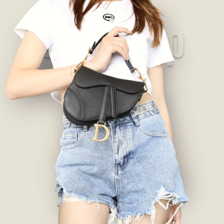 超級香港高仿迪奧 Saddle包系列：黑色小號必備精品 貨號: M0447CBAA-M900 超級香港高仿迪奧