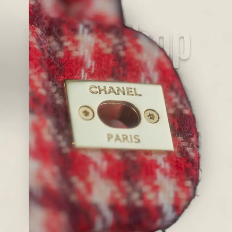 高仿CHANEL 24N Coco Neige 紅格紋雙肩包 - 冬季限定款時尚背包 高仿CHANEL