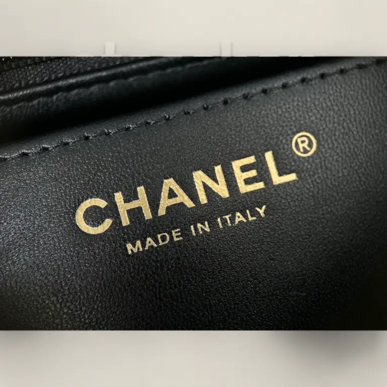 頂級精仿Chanel 24B CF Mini Handle荔枝皮包——小牛荔枝皮與18K香檳金五金的極致奢華之選 頂級精仿Chanel 24B CF