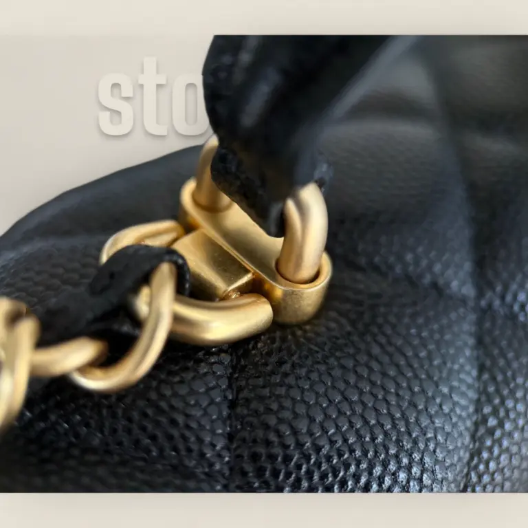 頂級精仿Chanel 24B CF Mini Handle荔枝皮包——小牛荔枝皮與18K香檳金五金的極致奢華之選 頂級精仿Chanel 24B CF