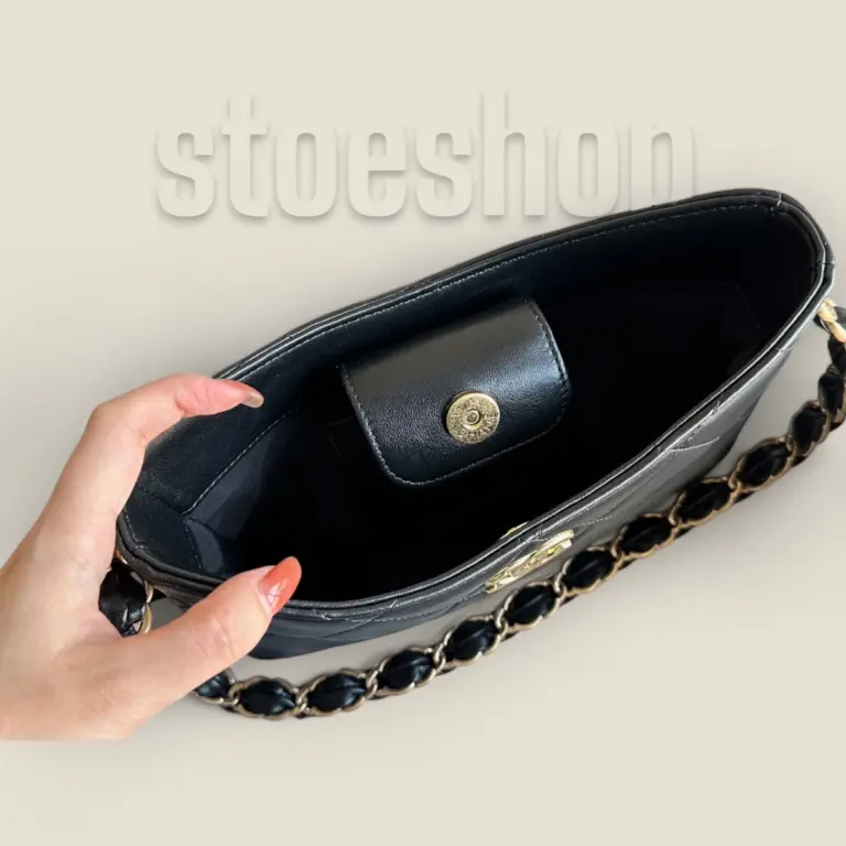 2024頂級精仿Chanel 24K粗鏈條腋下包黑色Hobo——綿羊皮與復古砂金五金的奢華結合 2024頂級精仿Chanel