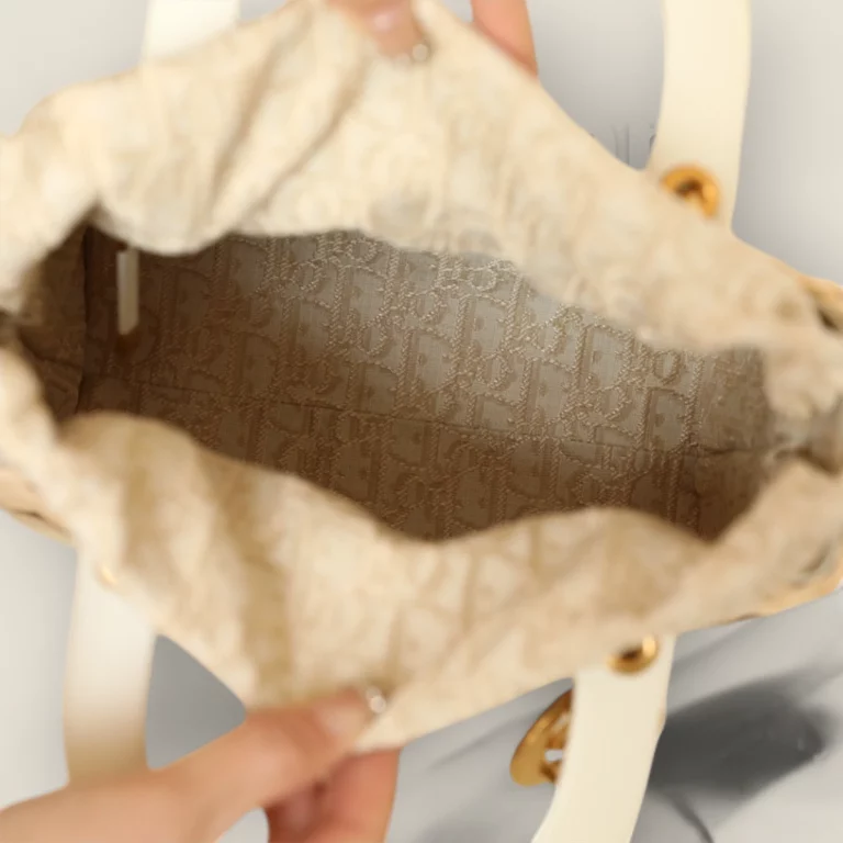 超級高仿迪奧手袋:手工編織奶油色柳條設計,無需檢驗 M0565CMVN-M925 31 超級高仿迪奧手袋:手工編織奶油色柳條設計,無需檢驗 M0565CMVN-M925