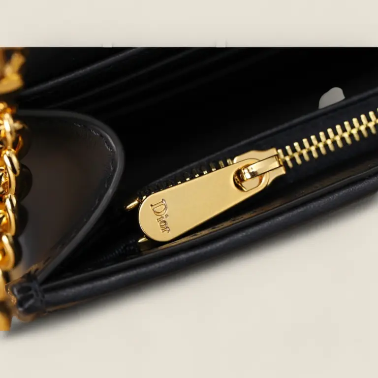 頂級高仿迪奧Miss Montaigne 迷你鏈條手袋 - 2024 冬季藍色 Oblique 印花面料,優雅實用設計 71 頂級高仿迪奧Miss Montaigne 頂級高仿迪奧Miss Montaigne 迷你鏈條手袋 - 2024 冬季藍色 Oblique 印花面料,優雅實用設計 頂級高仿迪奧Miss Montaigne