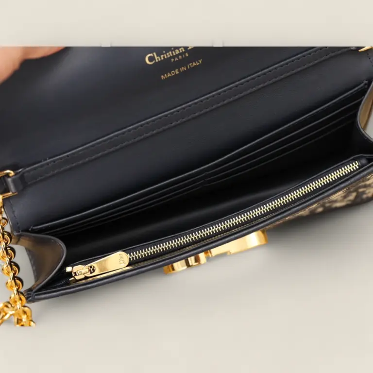 頂級高仿迪奧Miss Montaigne 迷你鏈條手袋 - 2024 冬季藍色 Oblique 印花面料,優雅實用設計 67 頂級高仿迪奧Miss Montaigne 頂級高仿迪奧Miss Montaigne 迷你鏈條手袋 - 2024 冬季藍色 Oblique 印花面料,優雅實用設計 頂級高仿迪奧Miss Montaigne