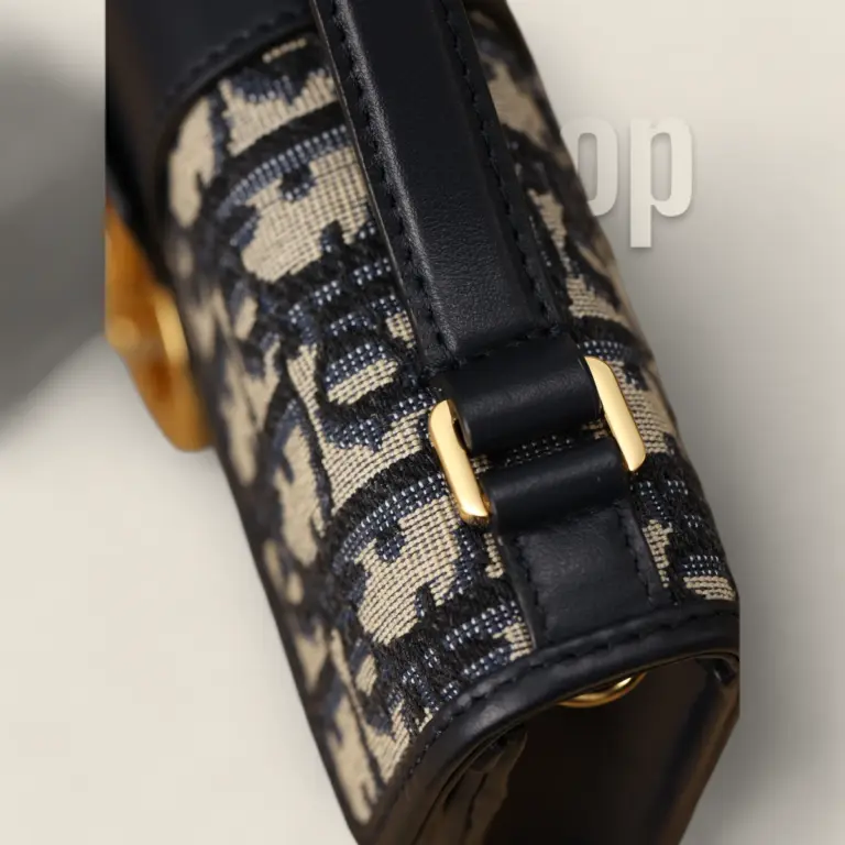 頂級高仿迪奧Miss Montaigne 迷你鏈條手袋 - 2024 冬季藍色 Oblique 印花面料,優雅實用設計 58 頂級高仿迪奧Miss Montaigne 頂級高仿迪奧Miss Montaigne 迷你鏈條手袋 - 2024 冬季藍色 Oblique 印花面料,優雅實用設計 頂級高仿迪奧Miss Montaigne