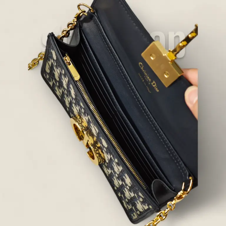 頂級高仿迪奧Miss Montaigne 迷你鏈條手袋 - 2024 冬季藍色 Oblique 印花面料,優雅實用設計 88 頂級高仿迪奧Miss Montaigne 頂級高仿迪奧Miss Montaigne 迷你鏈條手袋 - 2024 冬季藍色 Oblique 印花面料,優雅實用設計 頂級高仿迪奧Miss Montaigne