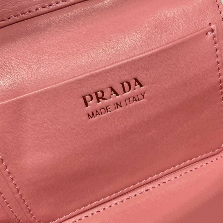 複製高仿普拉達Prada化妝包系列1BH202 - 玫粉色時尚必備