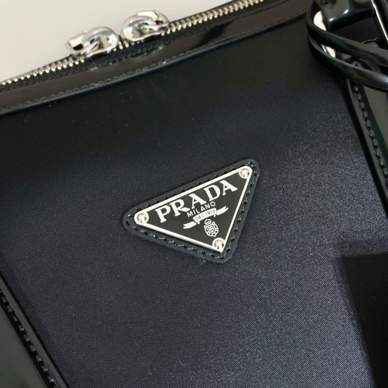 頂級原單高仿普拉達Prada Re-Edition系列旅行袋 - ,時尚與品質的完美結合 2VC018-9Z2-F0002-V-OOO 19 頂級原單高仿普拉達Prada Re-Edition系列旅行袋 - ,時尚與品質的完美結合 2VC018-9Z2-F0002-V-OOO