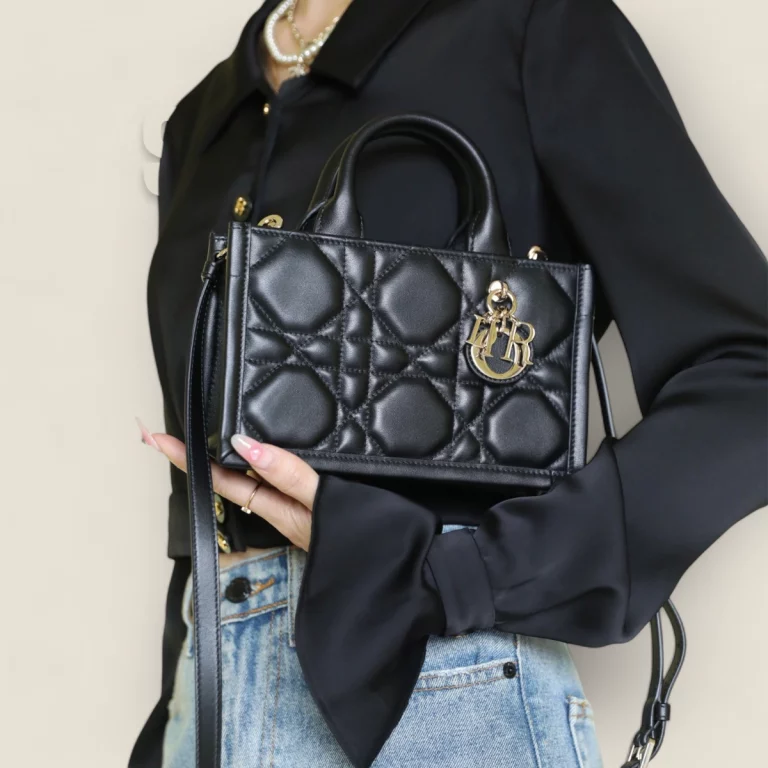 香港高仿迪奧 Book Tote 牛皮革黑色單肩包 - S5573OWHP-M900