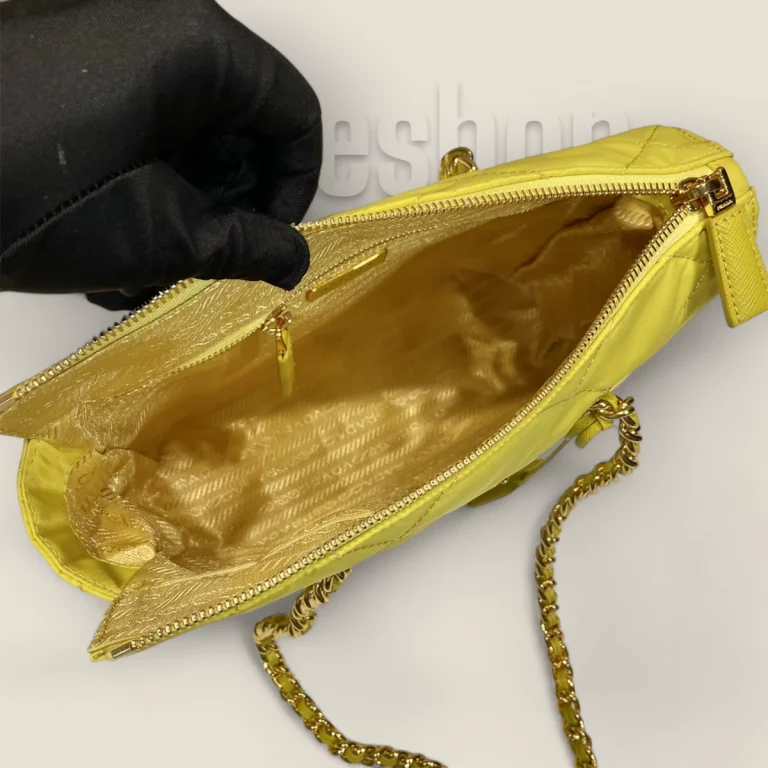 頂級原單高仿普拉達Prada ReEdition系列中古包1BG468 - 黃色，時尚與品質的完美結合