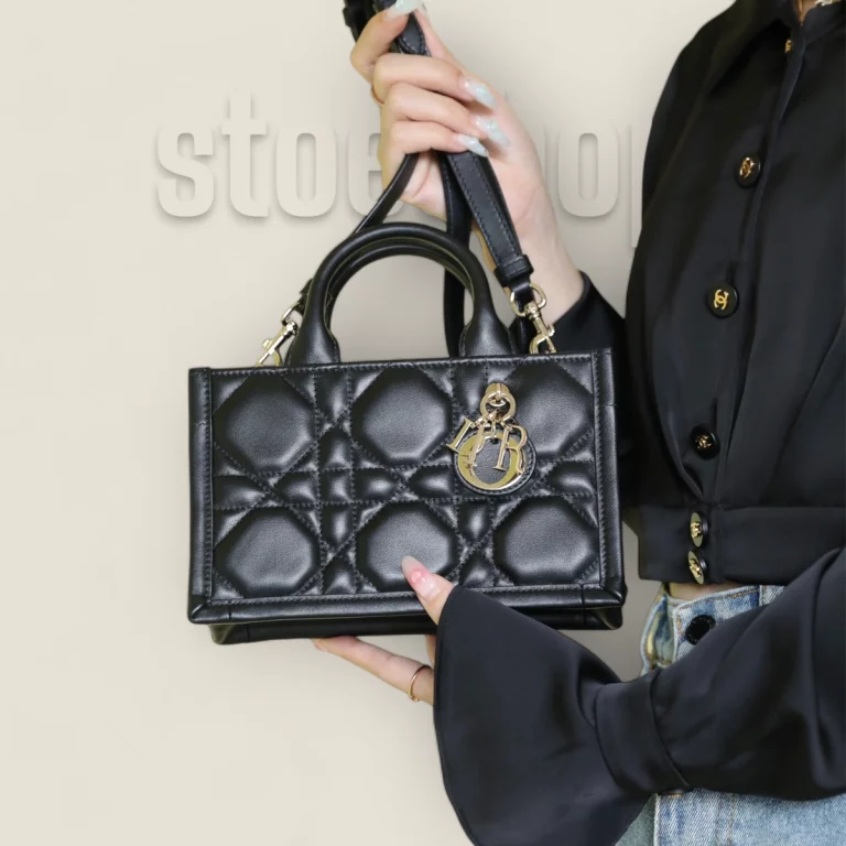 香港高仿迪奧 Book Tote 牛皮革黑色單肩包 - S5573OWHP-M900