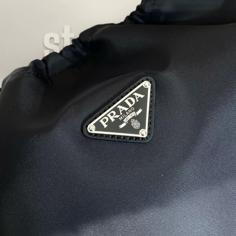 臺灣頂級高仿普拉達Prada ReEdition系列B6250大號黑色腋下包 - B6250