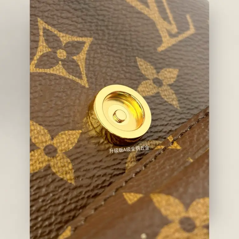 頂級精仿LV Montsouris雙肩包M11199——特級MB芯片版原廠皮與全鋼五金的奢華之選 33 頂級精仿LV 頂級精仿LV Montsouris雙肩包M11199——特級MB芯片版原廠皮與全鋼五金的奢華之選 頂級精仿LV