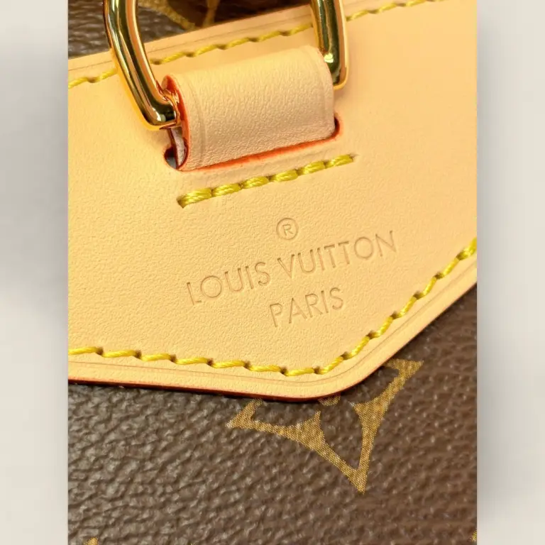 頂級精仿LV Montsouris雙肩包M11199——特級MB芯片版原廠皮與全鋼五金的奢華之選 31 頂級精仿LV 頂級精仿LV Montsouris雙肩包M11199——特級MB芯片版原廠皮與全鋼五金的奢華之選 頂級精仿LV