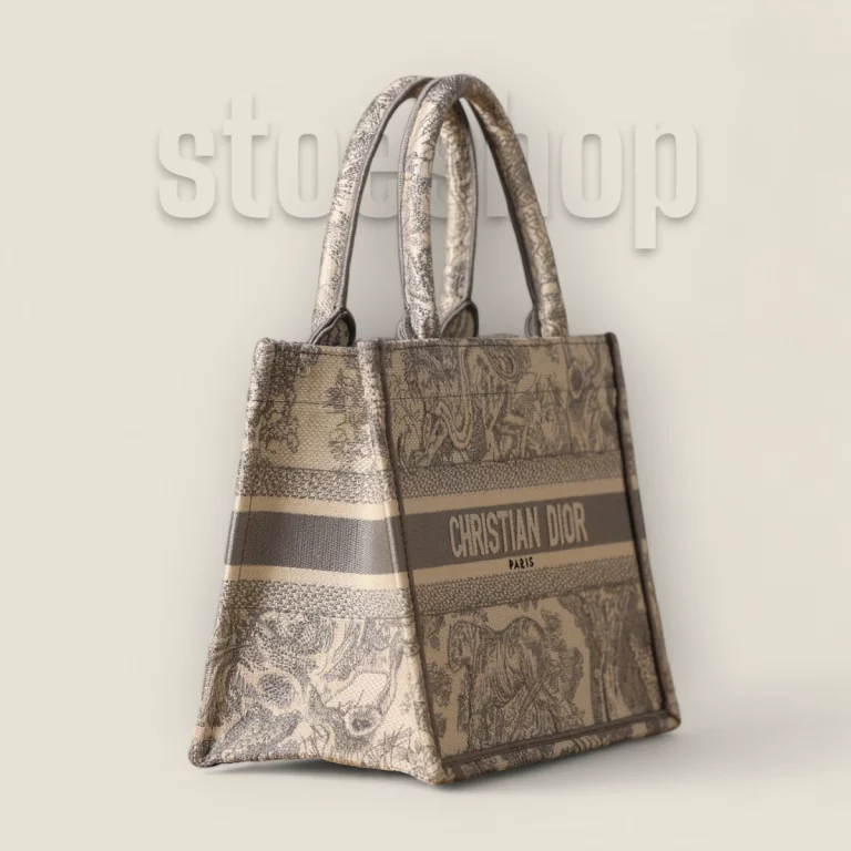 頂級高仿迪奧 BookTote系列茹伊刺繡灰色S - 精品包包選擇 貨號: M1265ZTDT-M932 22 頂級高仿迪奧 BookTote系列茹伊刺繡灰色S - 精品包包選擇 貨號: M1265ZTDT-M932