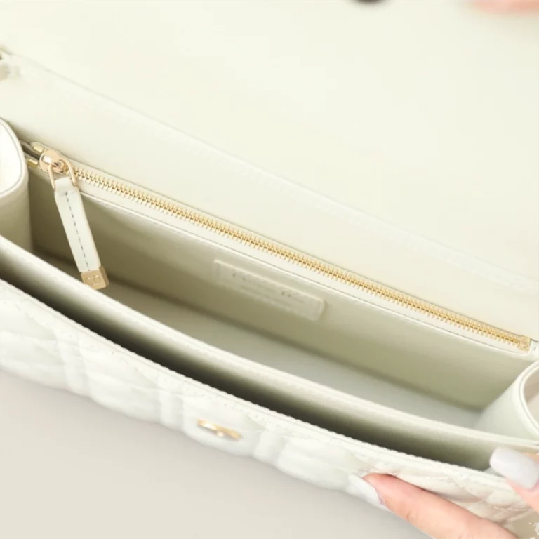 超級高仿迪奧 MissCaro系列白色羊皮包包 - ,完美復刻奢華品質 M0997ONGE-M030 24 超級高仿迪奧 MissCaro系列白色羊皮包包 - ,完美復刻奢華品質 M0997ONGE-M030