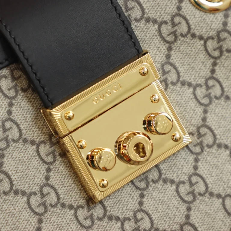 高仿古馳手提包:Padlock系列牛仔黑小號頂級版貨號:498156-KHNKG-9769 26 高仿古馳手提包:Padlock系列牛仔黑小號頂級版貨號:498156-KHNKG-9769