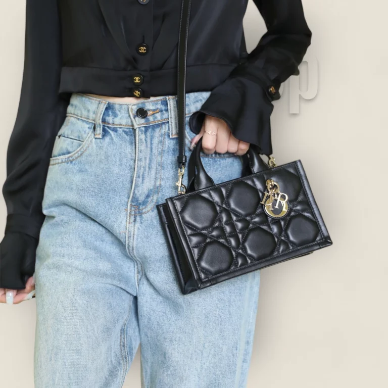 香港高仿迪奧 Book Tote 牛皮革黑色單肩包 - S5573OWHP-M900