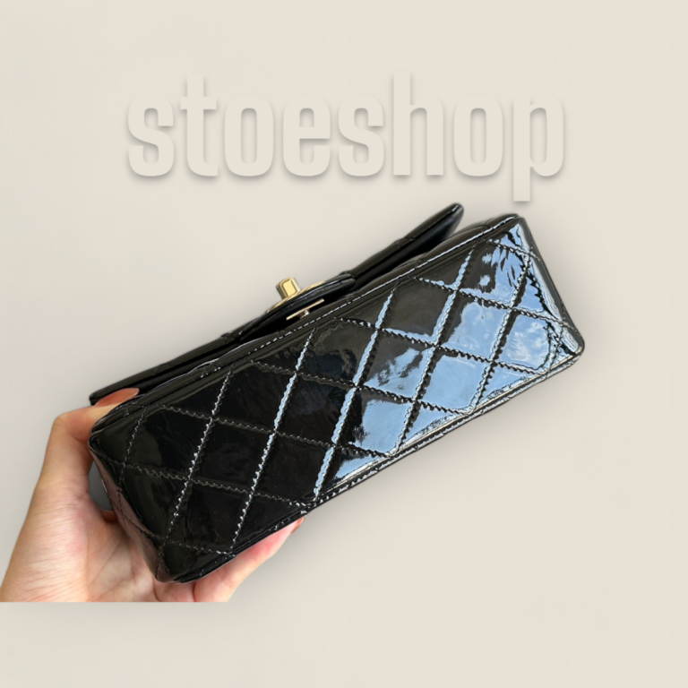 頂級精仿Chanel 24B CF Mini Handle黑色漆皮包——小牛漆皮與18K香檳金五金的極致奢華之選 頂級精仿Chanel 24B
