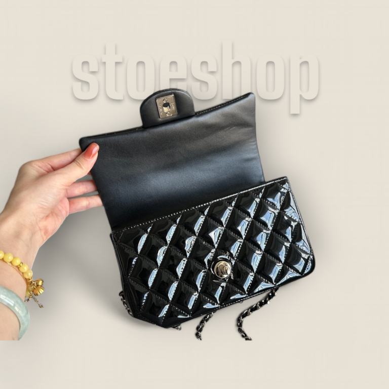 頂級精仿Chanel 24B CF Mini Handle黑色漆皮包——小牛漆皮與18K香檳金五金的極致奢華之選 頂級精仿Chanel 24B