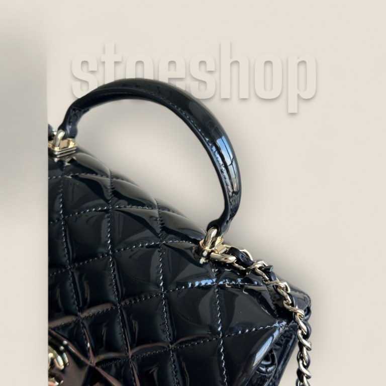頂級精仿Chanel 24B CF Mini Handle黑色漆皮包——小牛漆皮與18K香檳金五金的極致奢華之選 頂級精仿Chanel 24B