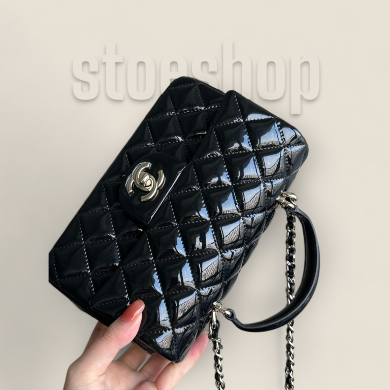 頂級精仿Chanel 24B CF Mini Handle黑色漆皮包——小牛漆皮與18K香檳金五金的極致奢華之選 頂級精仿Chanel 24B