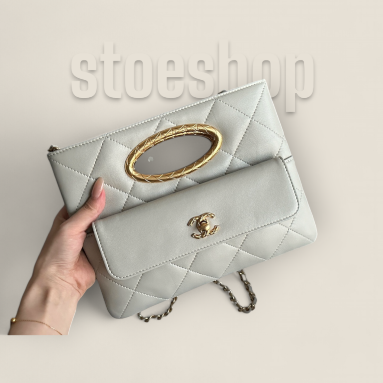 頂級精仿Chanel 24B高级手工坊晚宴包浅灰色——垄断一级小羊皮与24K真金砂金五金的奢华典范 41 頂級精仿Chanel 24B高级手工坊晚宴包浅灰色——垄断一级小羊皮与24K真金砂金五金的奢华典范